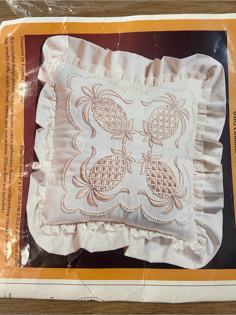 Vintage 1984 The Creative Circle Colonial Welcome Pineapple Pillow Kit 0465